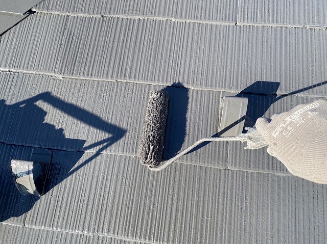 伊那市：カーボングレー色でスレート屋根への塗装工事