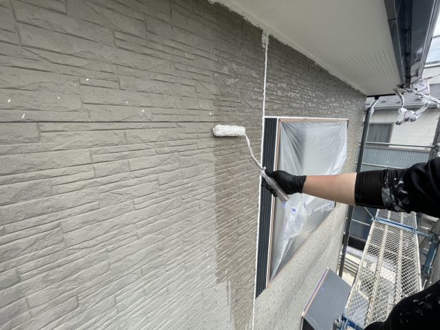 駒ヶ根市I邸_外壁下塗り