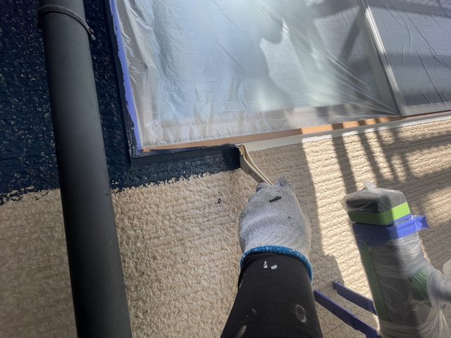 駒ヶ根市I邸_外壁を刷毛で中塗り