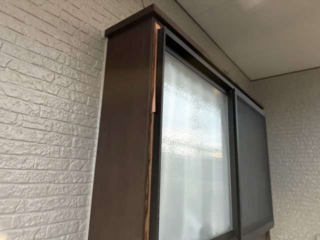 高森町F邸_出窓の木部