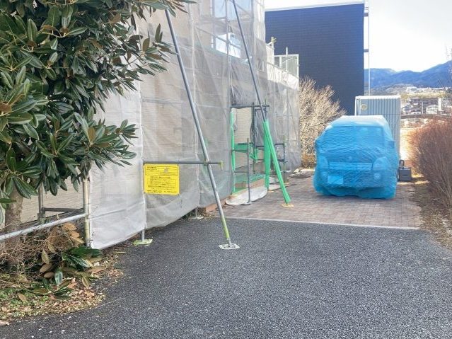 豊丘村S邸_車にもカバーをかけます