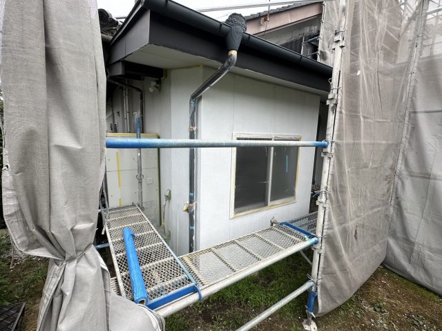 飯島町I邸_モルタル外壁への下塗り