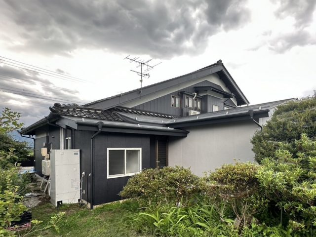 飯島町I邸_塗装完成-裏手