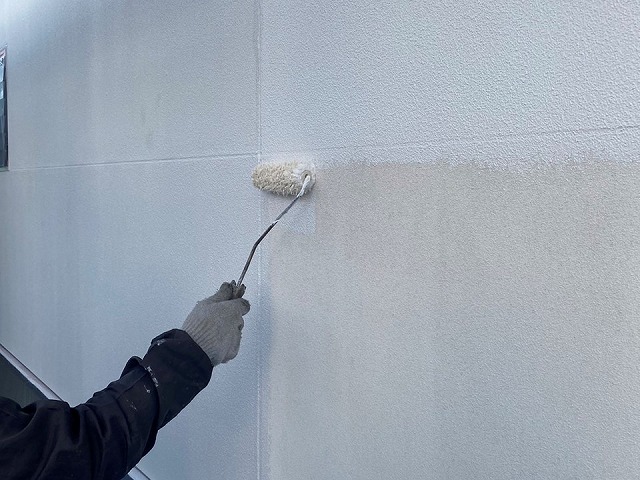 伊那市：モルタル外壁にエピテックフィラーAEⅡを使ってローラー塗装