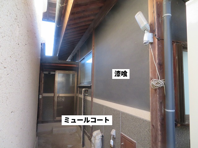 伝統的な日本家屋の漆喰とミュールコート仕上げ